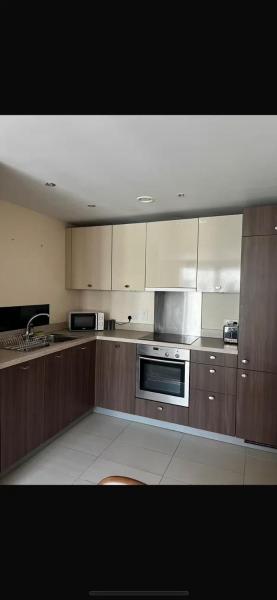 Apartment at Glasgow Harbour with balcony City and River view